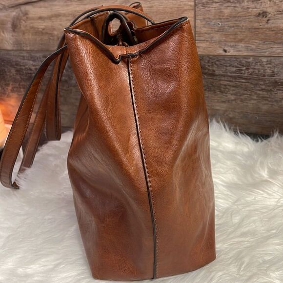 Bueno Brown Shoulder Bag Brown Faux Leather - Picture 6 of 16